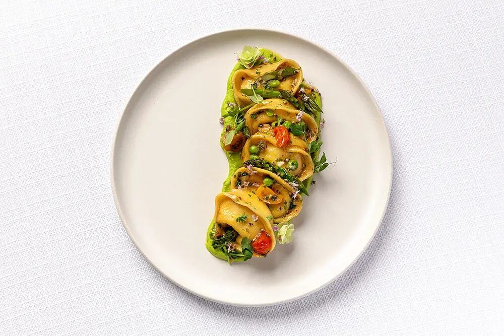 img-gourmet-pasta-dish-with-vegetables